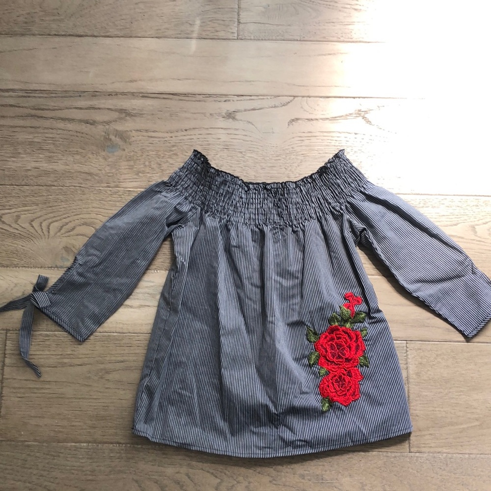 Cute top. Size xs